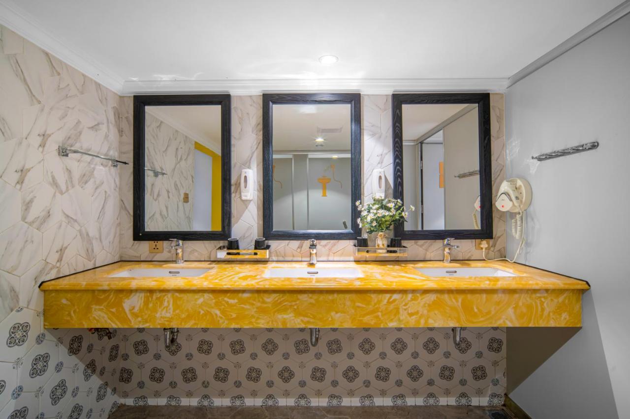 Little Charm Hanoi Hostel Buitenkant foto